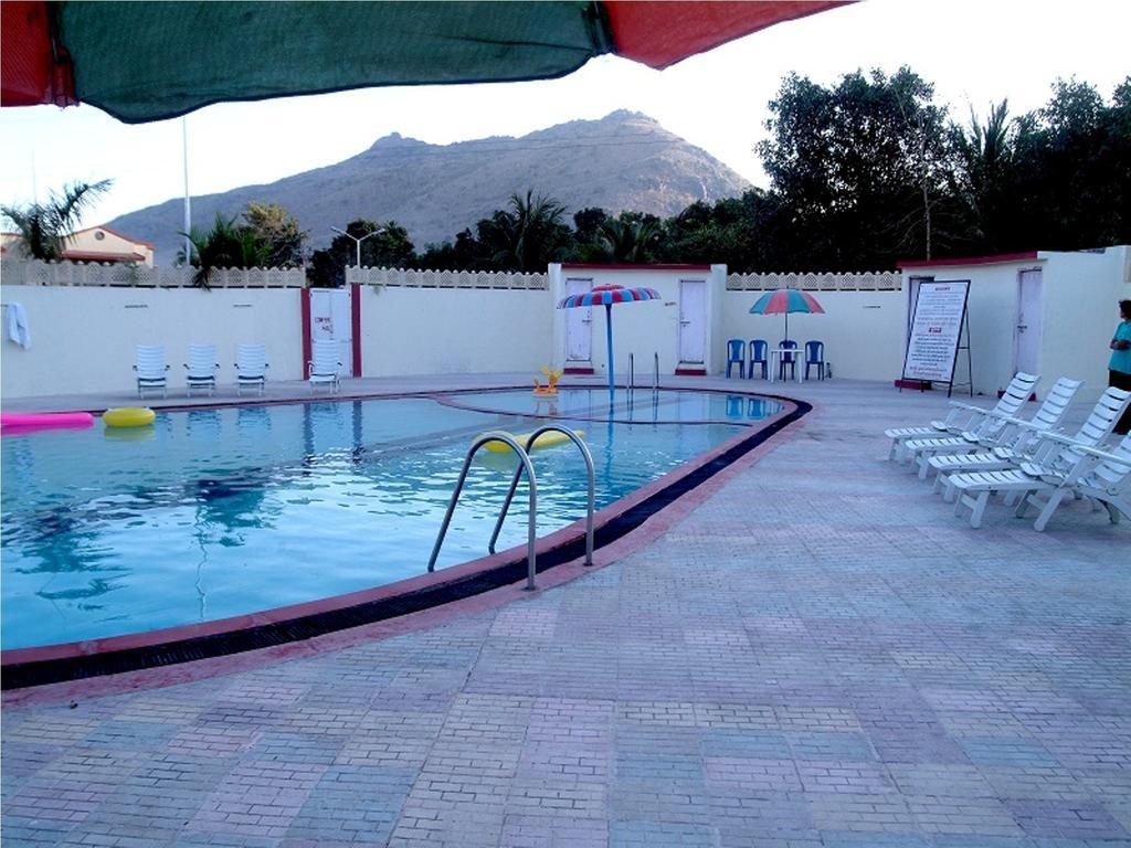 Leo Resorts Junagadh Eksteriør billede